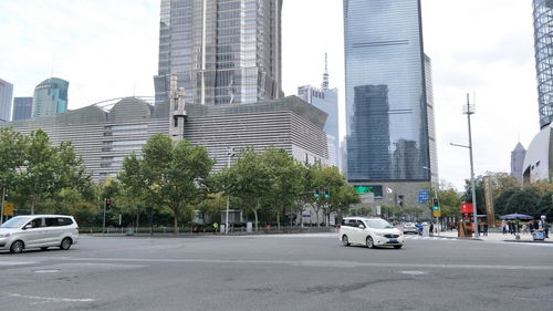 金茂大廈 陸家嘴核心商務區的卓越辦公空間租賃與管理服務