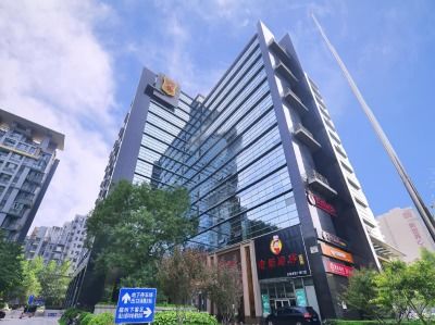 廣渠門(mén)通正國(guó)際大廈300平特價(jià)辦公室出租 正對(duì)電梯，地鐵便捷，專(zhuān)業(yè)管理